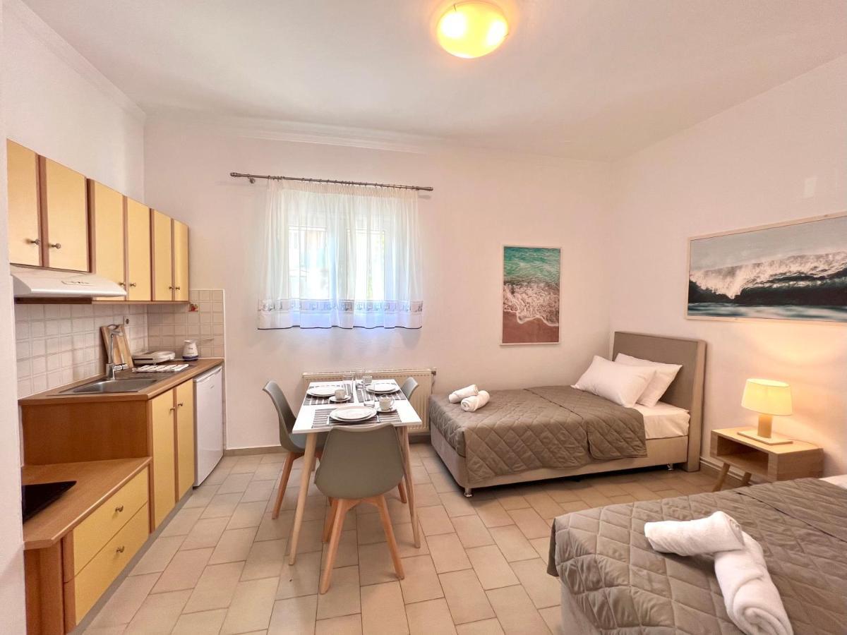 Athanasia Apartments Скиатос Экстерьер фото